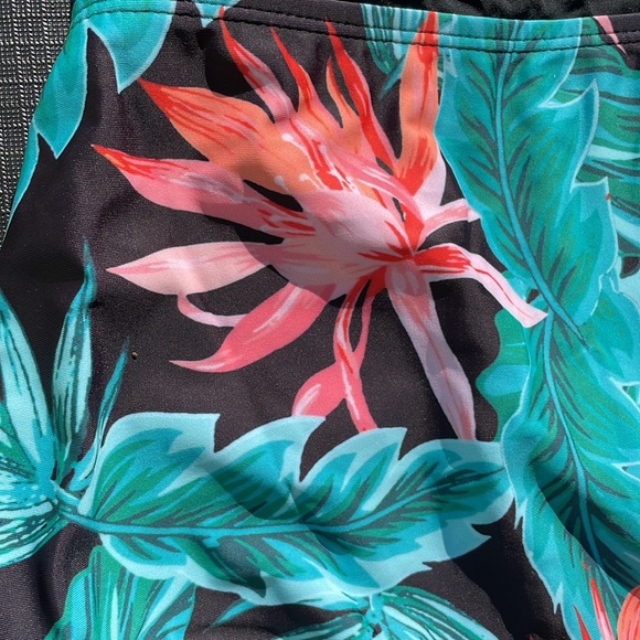 Molybell One Piece Swimsuit Stripes Leaf Print Tummy Control L NWT - Picture 4 of 9